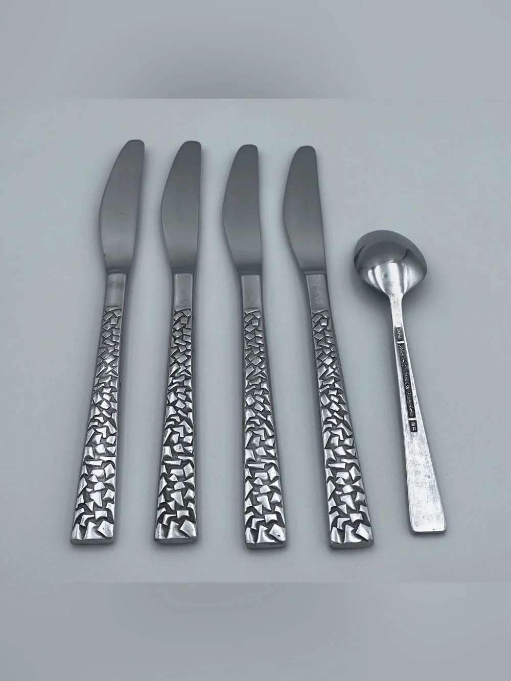 Vintage National Silver PAMPLONA 4 Stainless Steel Dinner Knives & Sugar Spoon